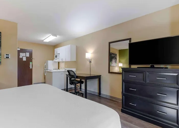 Extended Stay America Select Suites Tampa Airport Memorial Hwy