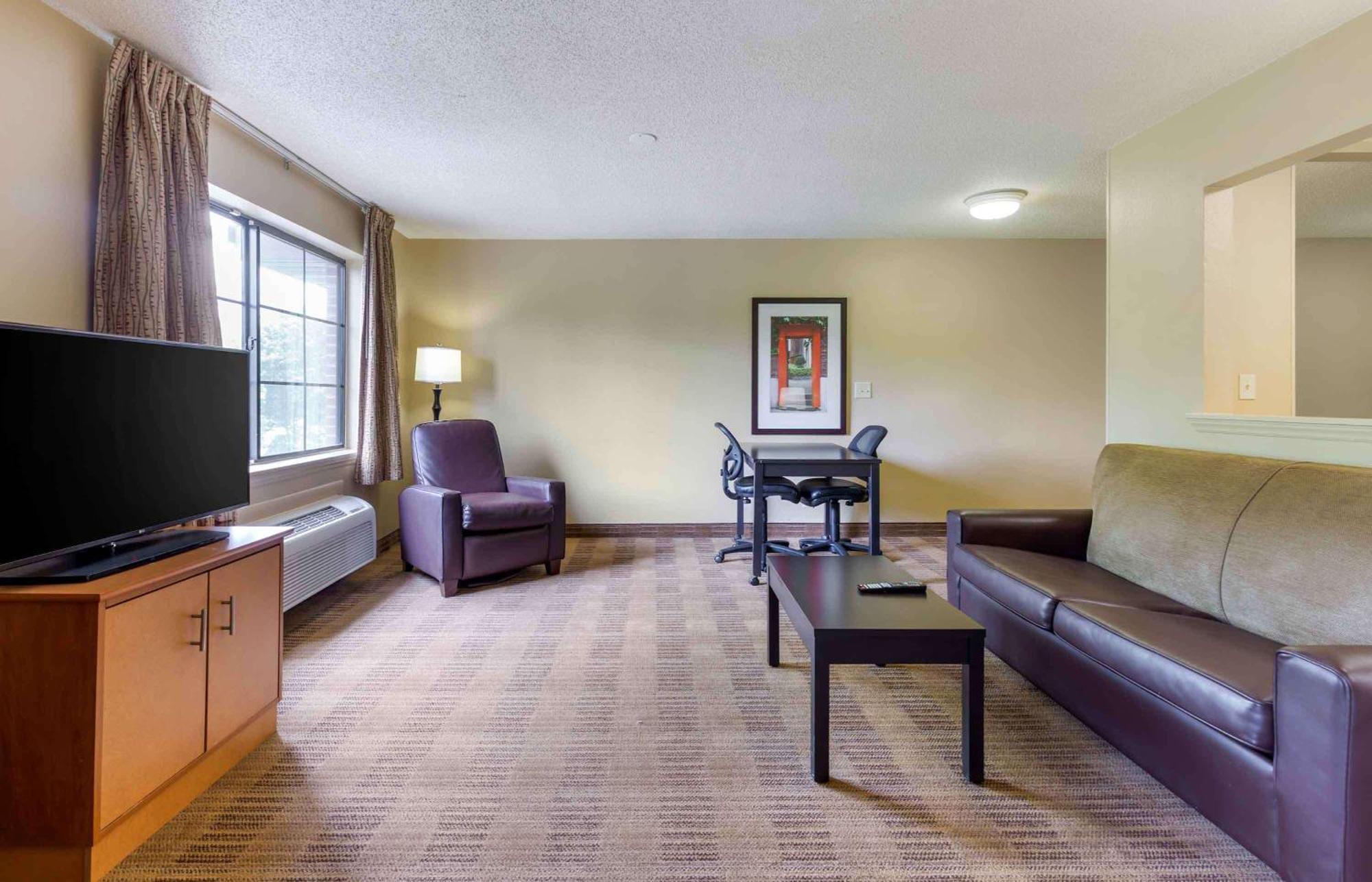 Hotel Extended America Select Tampa Airport Memorial Hwy 2*