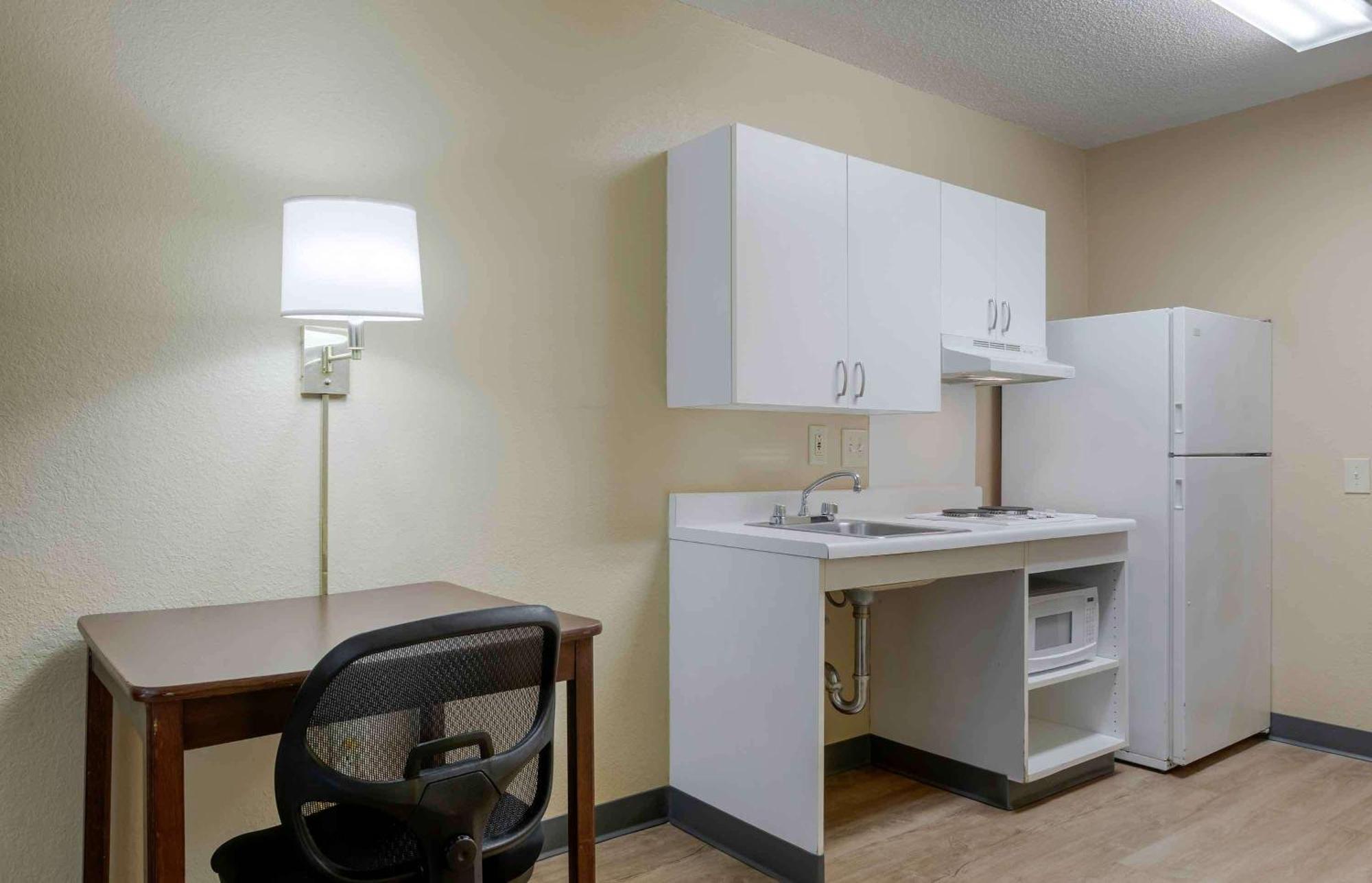 Extended America Select Tampa Airport Memorial Hwy Hotel 2*