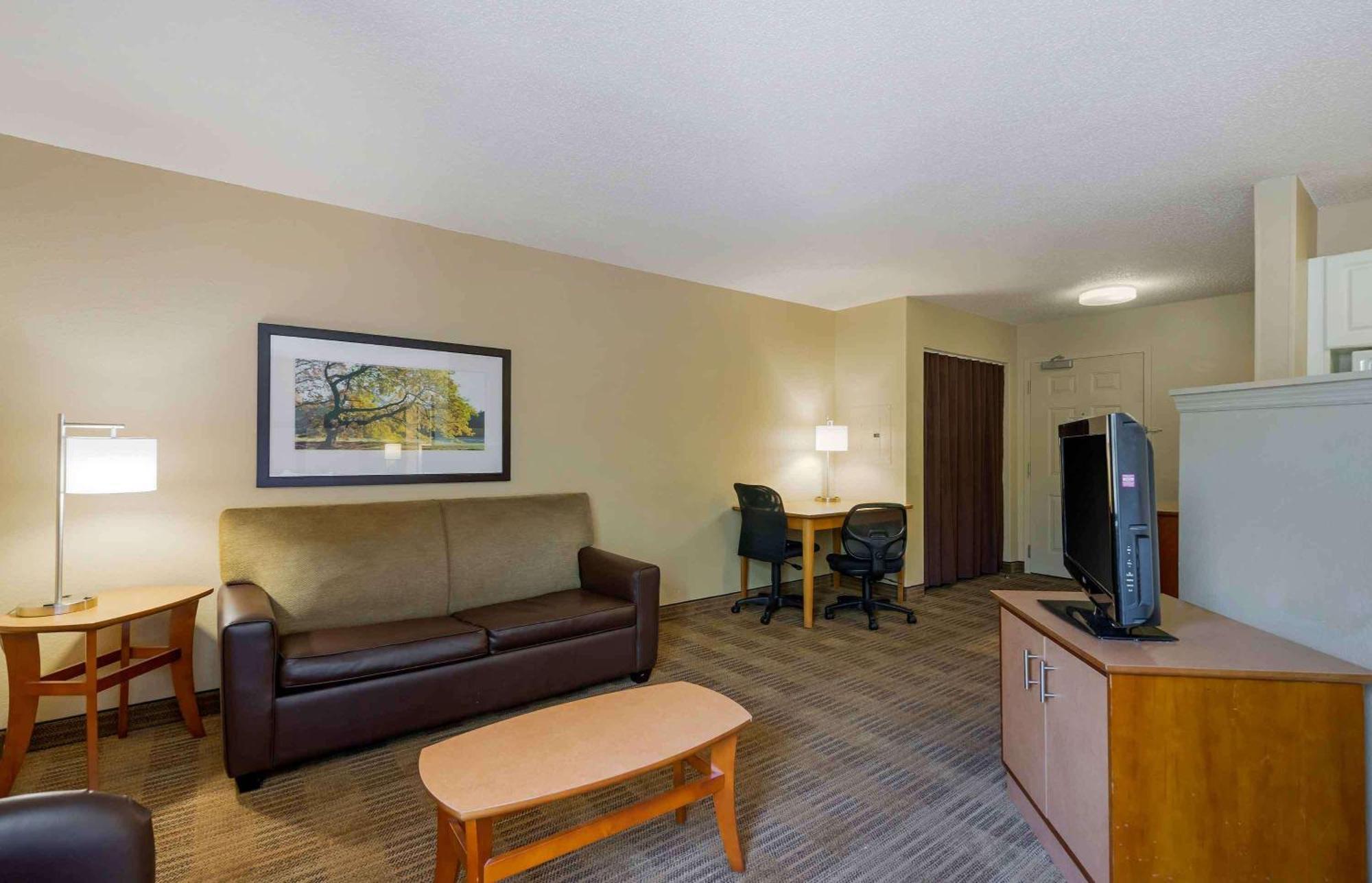 Extended America Select Tampa Airport Memorial Hwy Hotel