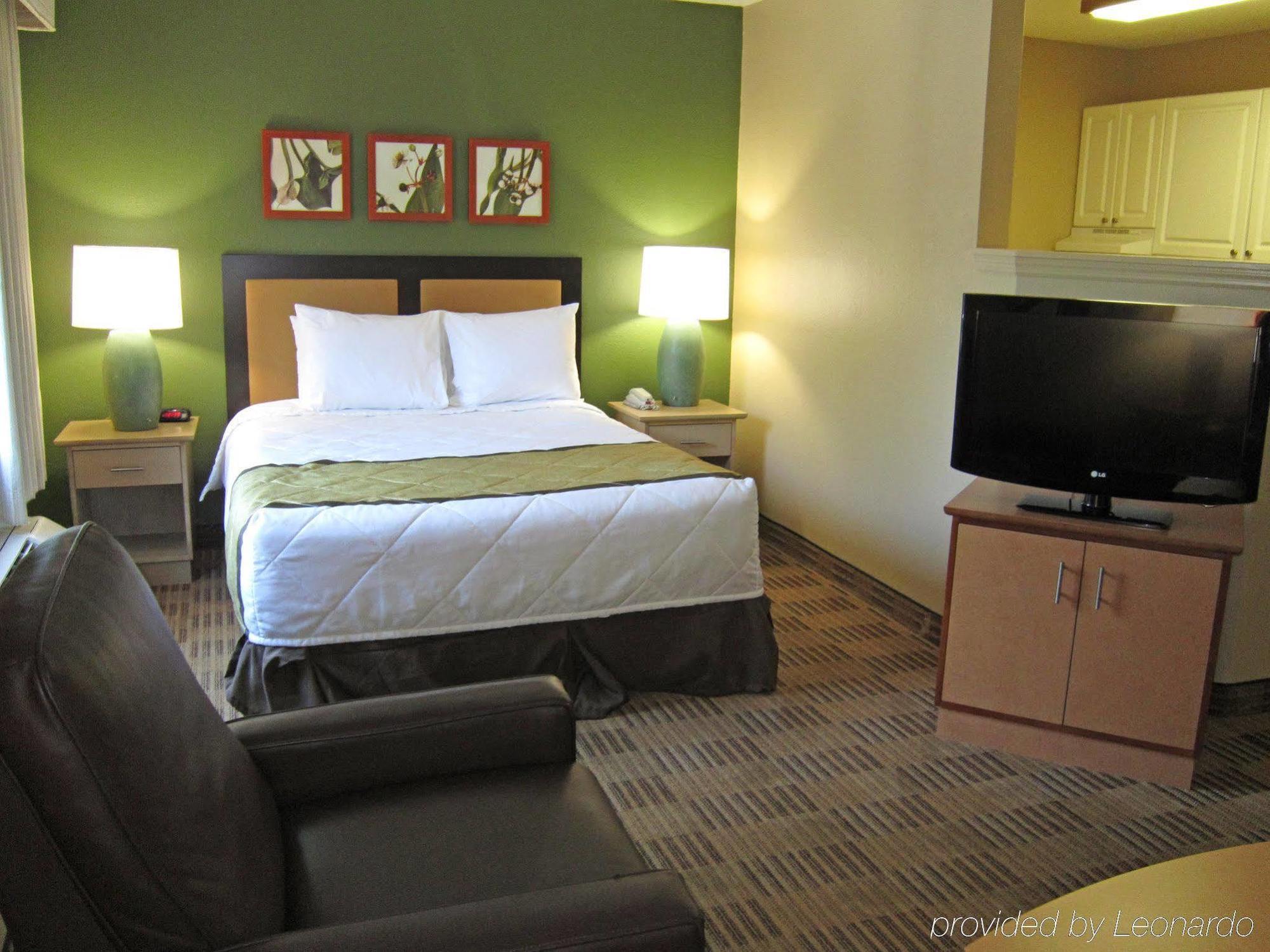 Extended America Select Tampa Airport Memorial Hwy Hotel 2*